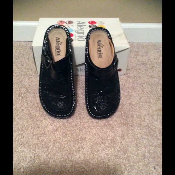 Algeria slip on mules