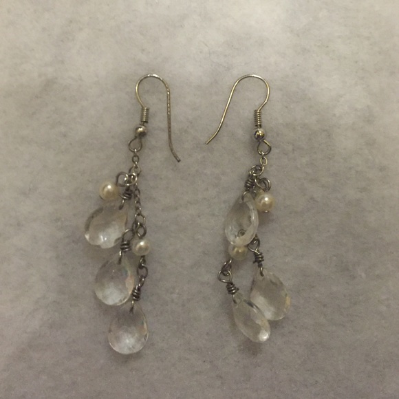 Dangly diamond earring
