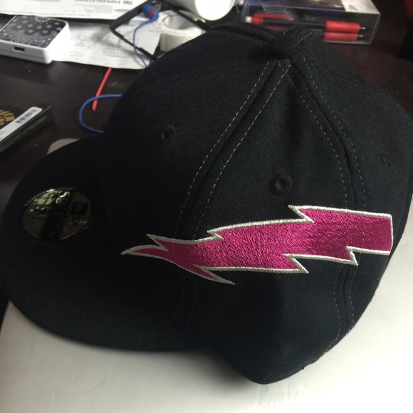 Supreme x New Era ! Size 7 1/4 ! Super Rare !