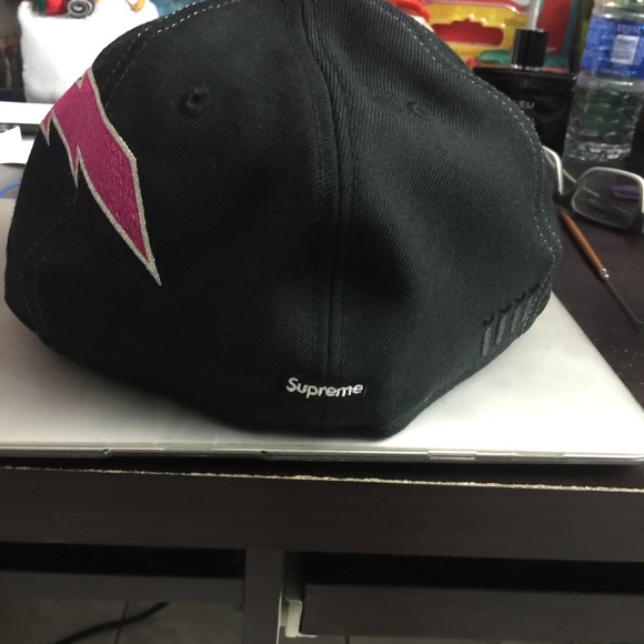 Supreme x New Era ! Size 7 1/4 ! Super Rare !