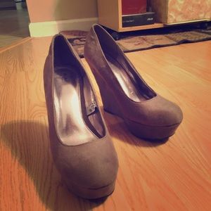 Grey suede wedge pumps