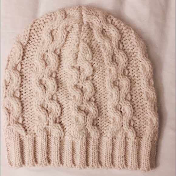 SOLD‼️ Club Monaco Knit Hat