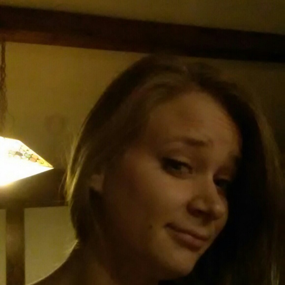 Meet your Posher, Kristy - Picture 2 of 2