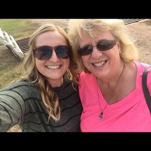 Meet your Posher, Danielle