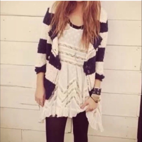 Free People coat of arms sweater - Picture 2 of 2