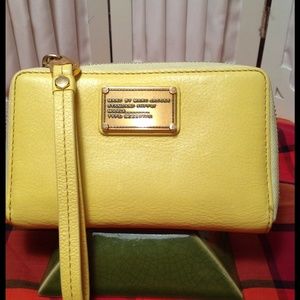 Marc Jacobs Classic Q iPhone Wallet Wristlet