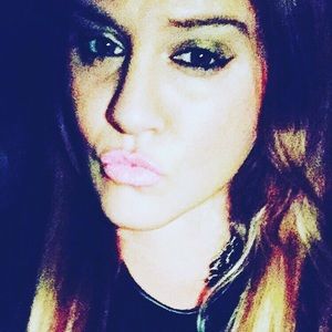 Meet your Posher, Deborah