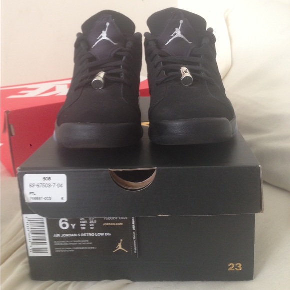 Low Top Metallic 6s