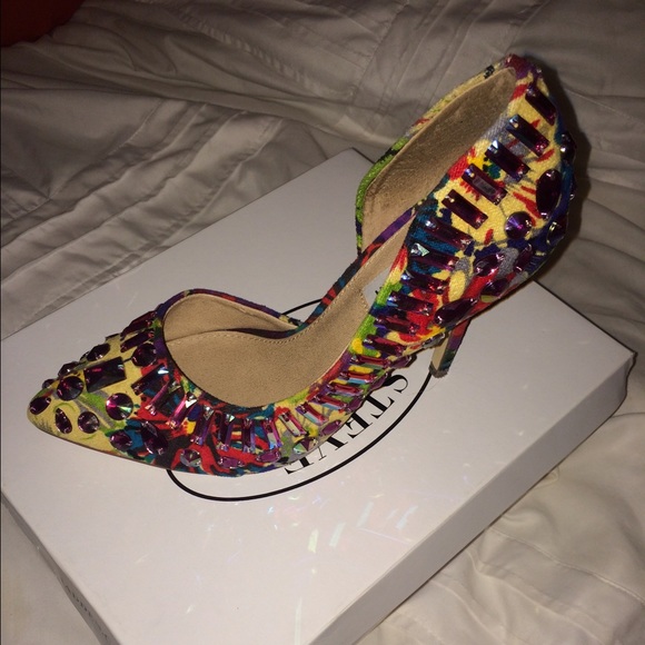 Steve Madden -- Galactik