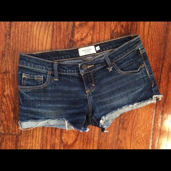 Abercrombie & Fitch Pants - Abercrombie short shorts 💓