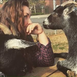 Meet your Posher, Julia