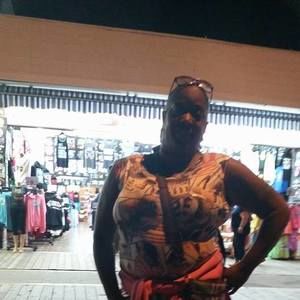 Meet your Posher, Yolanda