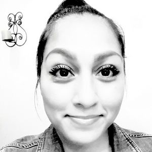 Meet your Posher, Yvette