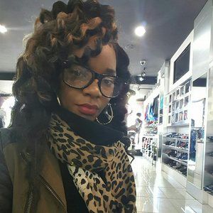 Meet your Posher, Latoya