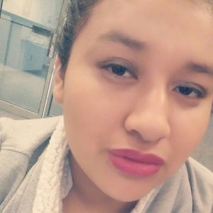 Meet your Posher, Raquel