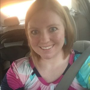 Meet your Posher, Claudia