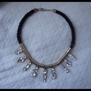 Express statement necklace