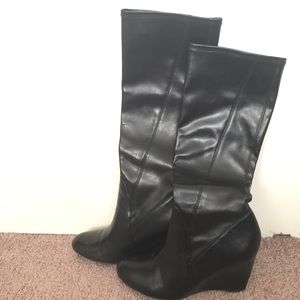 Leather wedged boots