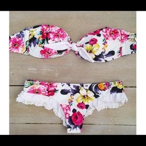 Jessie James Decker Reese swimsuit