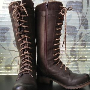 ✨REDUCED✨ Lace up boots