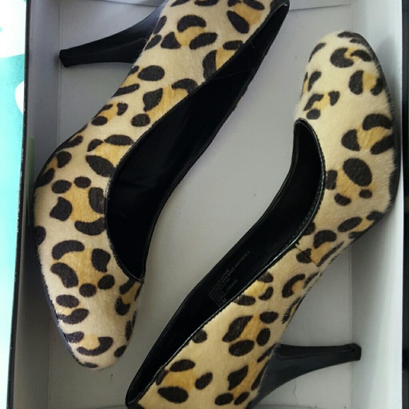 Daring Fergalicious Leopard Pumps