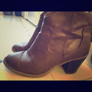 Short boots. Great condition.