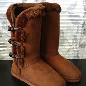 ?REDUCED? Comfy winter boots