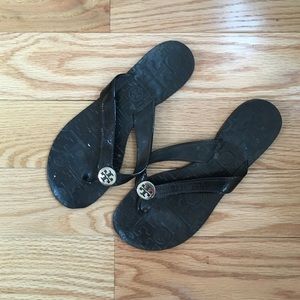 Tory burch flip flops