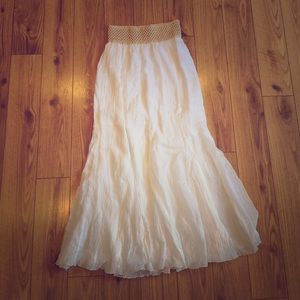 Elan Brand new white cotton flowy skirt