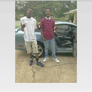 Meet your Posher, Dee