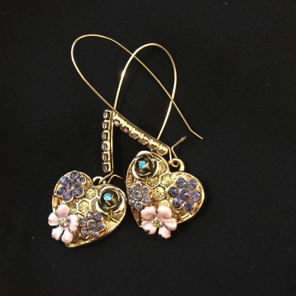 Betsey Johnson heart earrings