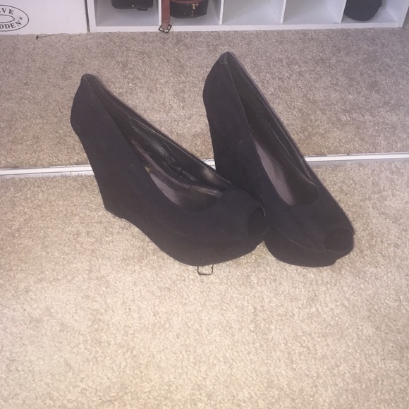 Black peep toe wedges