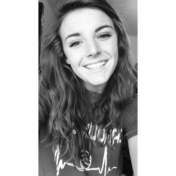 Meet your Posher, Rachel - Picture 1 of 1