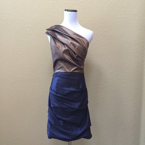 Halston Heritage Dresses & Skirts - Halston Heritage colorblock cocktail dress
