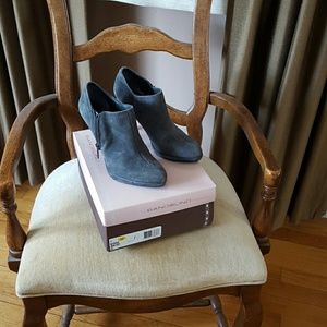 Lds dark grey suede ankle boots