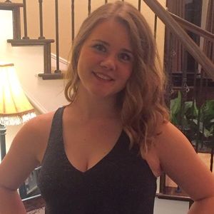 Meet your Posher, Nicole