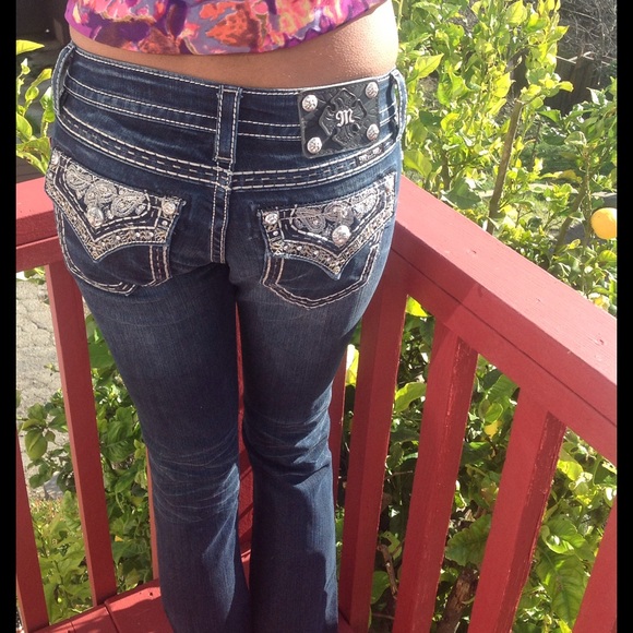 Magnificent Miss Me Women’s Paisley - Picture 4 of 4