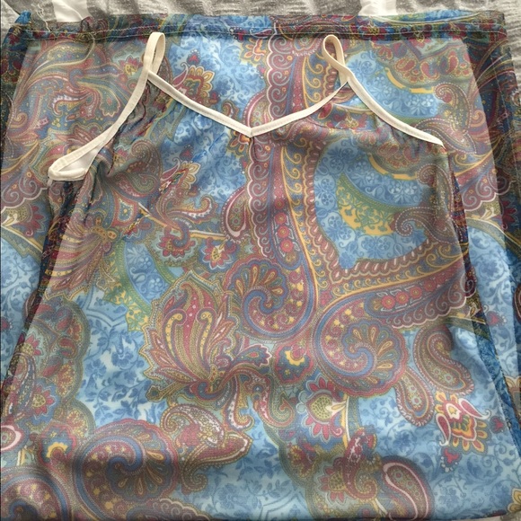 Essentials  Dresses & Skirts - 🌟 Cute little dress 🌟