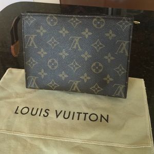 Authentic Louis Vuitton toiletry pouch 19