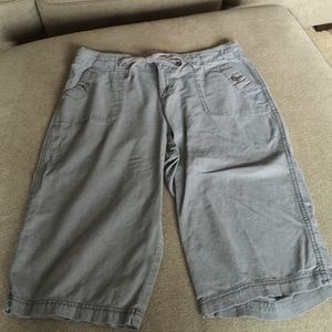 Very cute dark grey Sonoma Capris