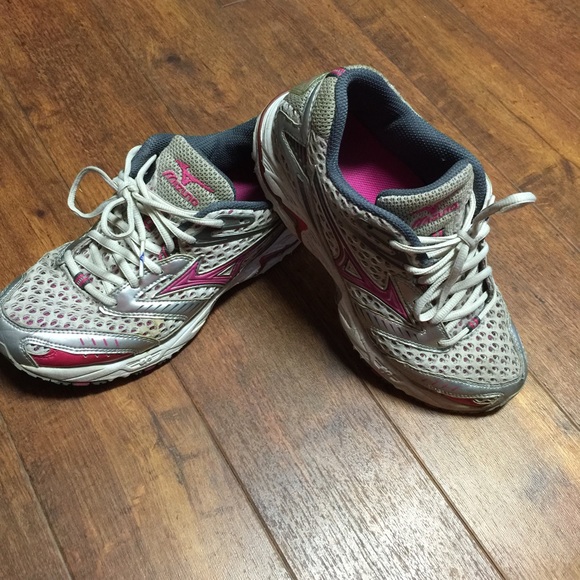 Running shoes