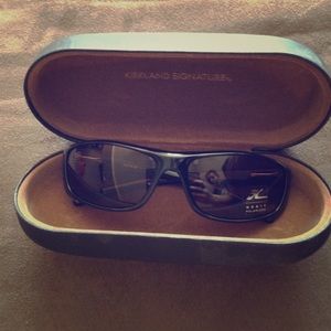 BRAND NEW! Never worn Hobie sunglasses