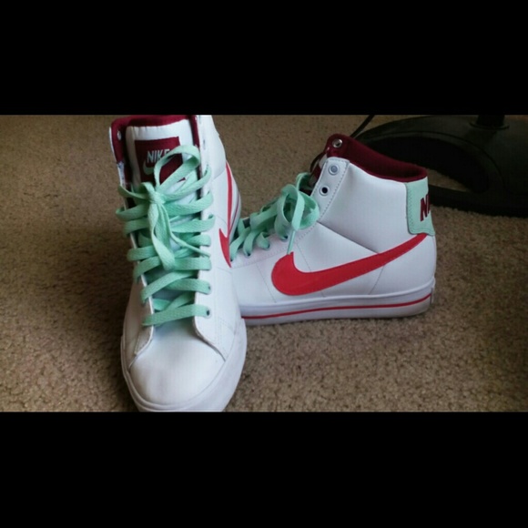 Sz9 Womans Nike