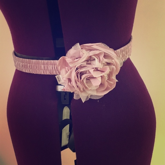 The Limited Blush Flower Belt
