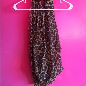 Leopard print scarf.