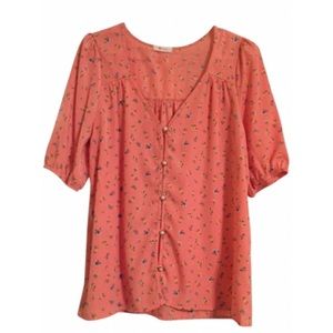 Floral blouse with pearl buttons