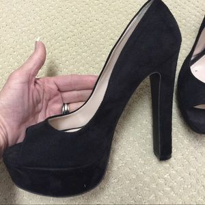Zigisoto black suede pumps