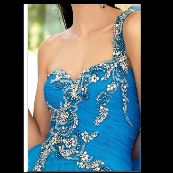 Prom Dress - Picture 2 of 3