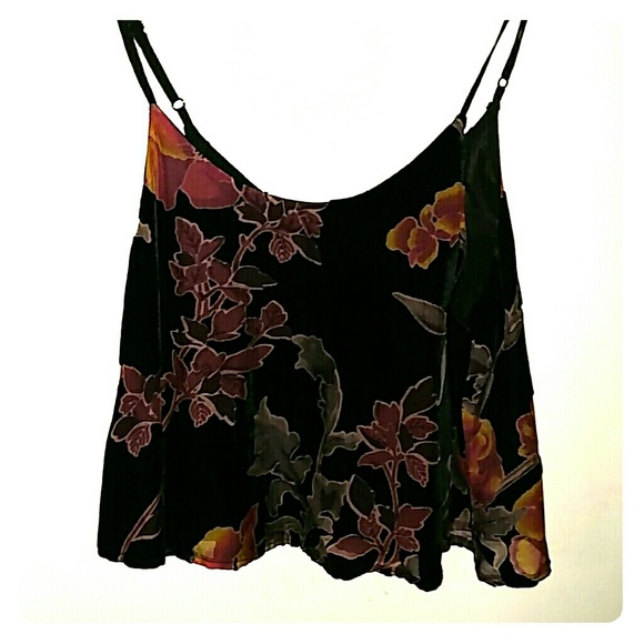 FLORAL VELVET CROPTOP