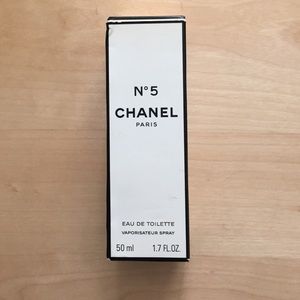 Sprayed only once CHANEL NO. 5 eau de toilette.